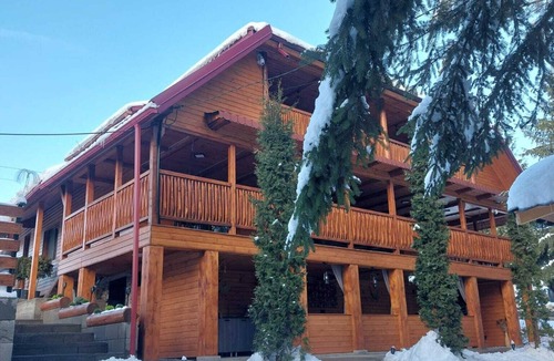 Toplita Ski Chalet | Near ski slope, waterfalls, spa, monasteries, Alpine Coaster & nature parks.