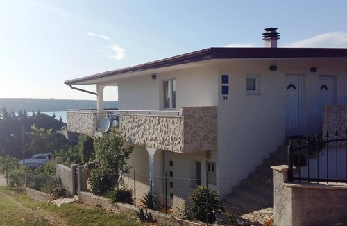 Gornji Karin Apartment | Neugebaute Wohnung im Erdgeschoss by Interhome