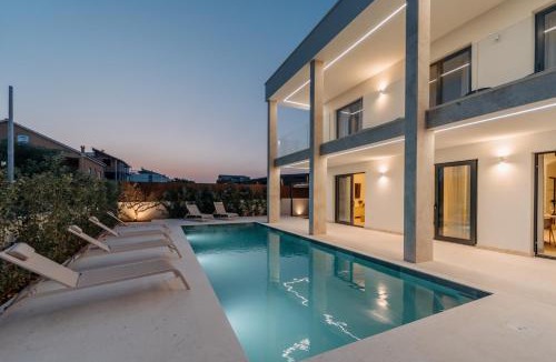 Turanj Villa | NEW 2025 Villa Nikante with heated pool
