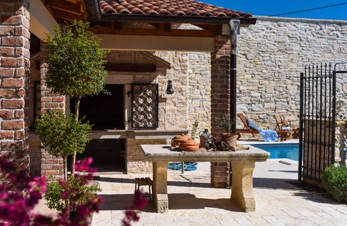 Smilcic Villa | New amazing villa Granar, private pool, sauna & game room, 4 bedrooms, 2 kitchen