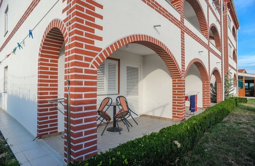 Caska Apartment | NEW LISTING! Vila Caska -ap4 - for 4 people- Zrce beach, pool, wifi, A/C