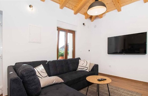 Cista Velika Villa | NEW luxury stone villa Lunis with pool