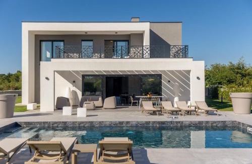 Butkovici Villa | New! Luxury Villa Alta & Montira two heated pool