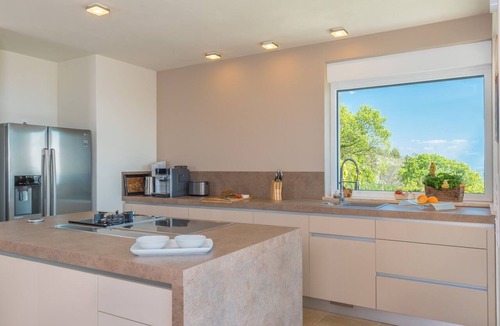 Ripenda Kosi Villa | New! Spacious, luxurious villa with a magnificent ocean view! Sauna/Pool Heating