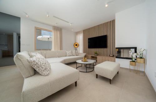 Zelenka Villa | NEW! Villa Adore Makarska