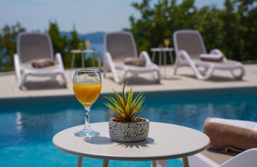 Lozica Villa | New, villa Bond Dubrovnik, beautiful sea view near beach with heated pool