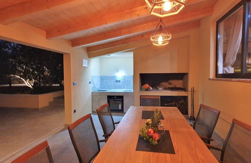 Plano Villa | NEW- Villa OLIVE OASIS -the heated pool & jacuzzi -family friendly