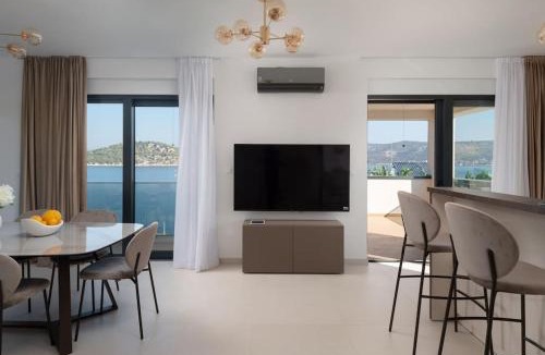 Razanj Villa | NEW ! Villa Palm Bay 1 & 2 with two heated pool - near sea