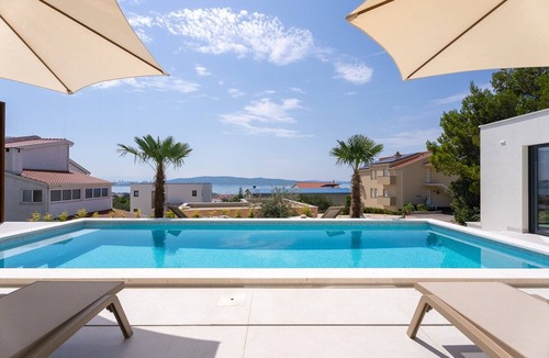 Kastel Gomilica Hotel | NEW! Villa Star with sea views, 2km from the beach