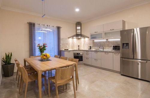 Babin Kuk Villa | Newly built Villa Bond - Beauty built in 1927. by triple agent Dusan Popov