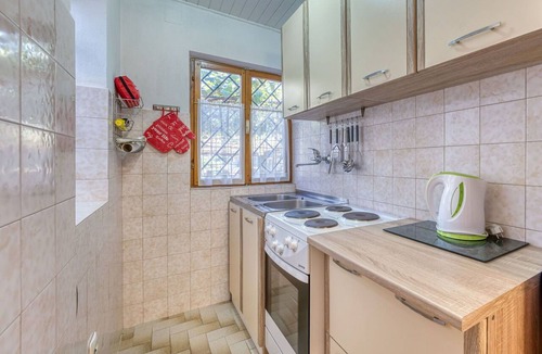 Ika Apartment | Nice apartment for 2 people with WIFI, TV and terrace