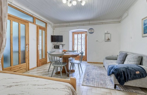 Ika Apartment | Nice apartment for 2 people with WIFI, TV and terrace