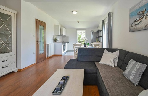 Nova Vas Apartment | Nice apartment for 3 guests with WIFI, pool, A/C, TV, terrace and panoramic view