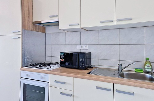Maslenica Apartment | Nice apartment for 4 people with A/C, WIFI, TV and terrace
