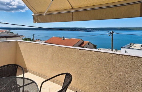 Maslenica Apartment | Nice apartment for 4 people with A/C, WIFI, TV and terrace