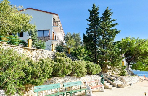 Tribanj Apartment | Nice apartment for 4 people with WIFI, A/C, TV and terrace