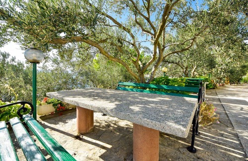 Tribanj Apartment | Nice apartment for 4 people with WIFI, A/C, TV and terrace