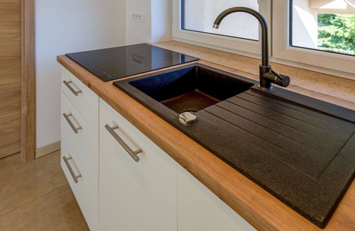Postojna Apartment | Nice apartment for 4 guests with WIFI, A/C, TV and panoramic view