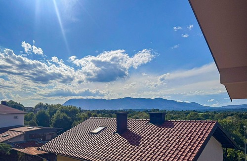 Postojna Apartment | Nice apartment for 4 guests with WIFI, A/C, TV and panoramic view
