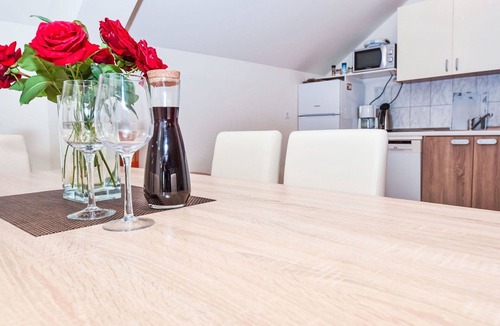 Slunj Apartment | Nice apartment for 6 guests with WIFI, A/C, TV and terrace