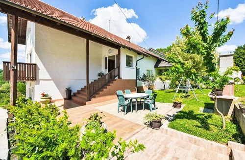 Slunj Apartment | Nice apartment for 6 guests with WIFI, A/C, TV and terrace