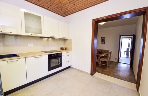 Marusici Apartment | Nice apartment for 7 guests with pool, A/C, WIFI, TV and balcony