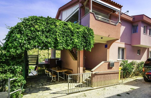 Krusevo Apartment | Nice apartment for 4 people with A/C, WIFI, TV and terrace