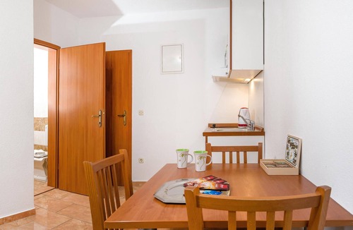 Baska Voda Apartment | Nice apartment in Baska Voda