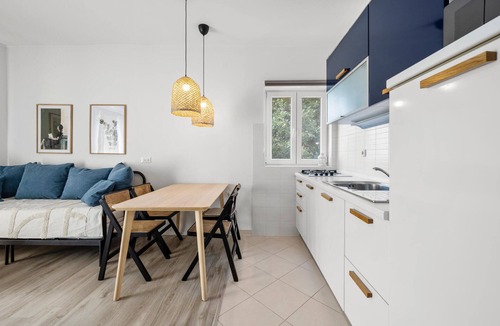 Brodarica Apartment | Nice apartment in Brodarica with WiFi