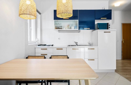 Brodarica Apartment | Nice apartment in Brodarica with WiFi