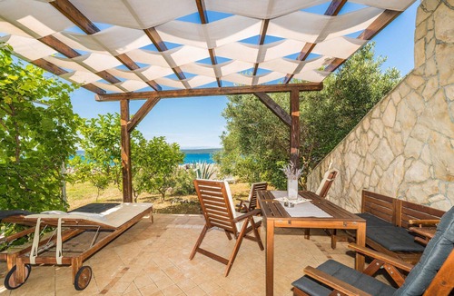 Dobropoljana Apartment | Nice apartment in Dobropoljana with WiFi