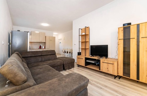 Gornji Karin Apartment | Nice apartment in Gornji Karin with WiFi