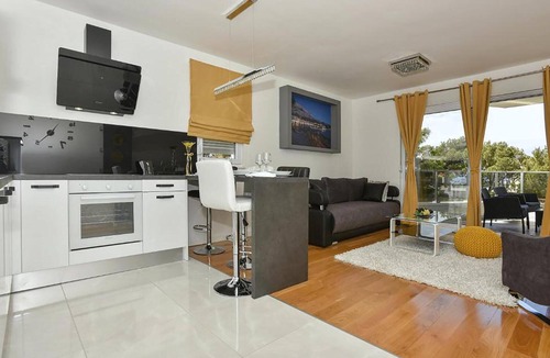 Bidol Apartment | Nice apartment in Makarska with WiFi