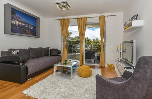 Bidol Apartment | Nice apartment in Makarska with WiFi