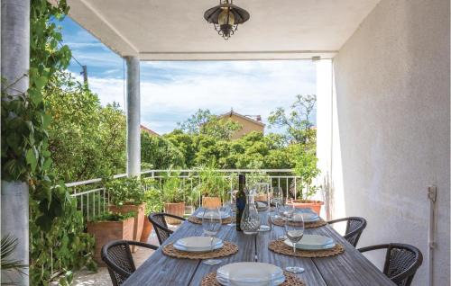 Bidol Apartment | Nice Apartment In Makarska