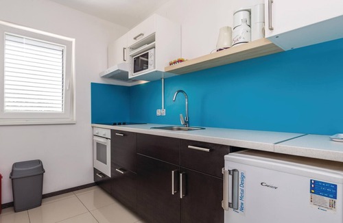 Kolan Apartment | Nice apartment in Mandre with house sea view