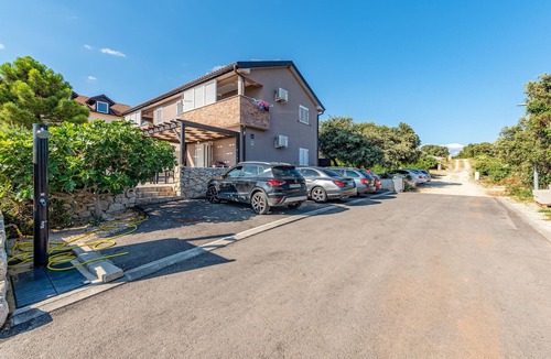 Kolan Apartment | Nice apartment in Mandre with house sea view