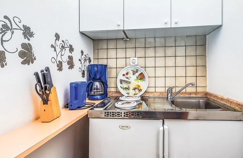 Omis Apartment | Nice apartment in Omis with WiFi