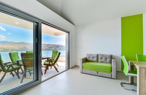 Pag Apartment | Nice apartment in Pag with house sea view