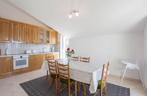 Podstrana Apartment | Nice apartment in Podstrana with WiFi