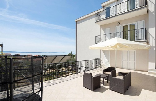 Podstrana Apartment | Nice apartment in Podstrana with WiFi