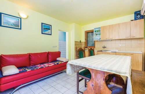 Povile Apartment | Nice apartment in Povile with WiFi