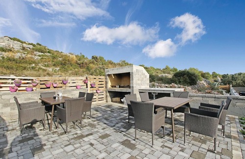 Sibenik Apartment | Nice apartment in Sibenik with house sea view