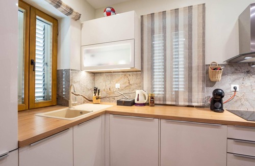Sinj Apartment | Nice apartment in Sinj with WiFi