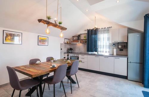 Supetar Apartment | Nice apartment in Supetar with WiFi