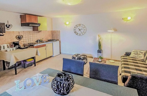 Kukci House | Nice apartment in villa for 3 people with A/C, WIFI, TV, terrace and pets allowed