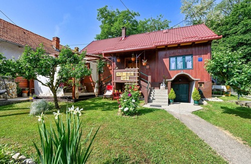 Konjscina House | Nice country house on green property north of Zagreb.