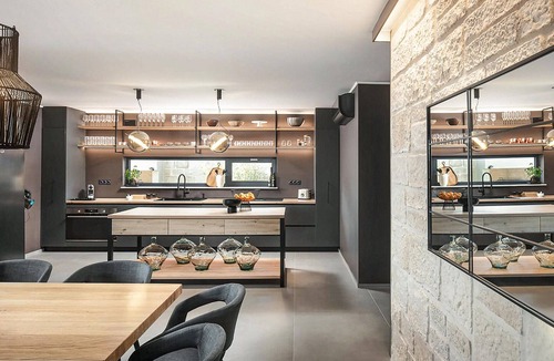 Brajkovici House | Nice home in Brajkovici with kitchen