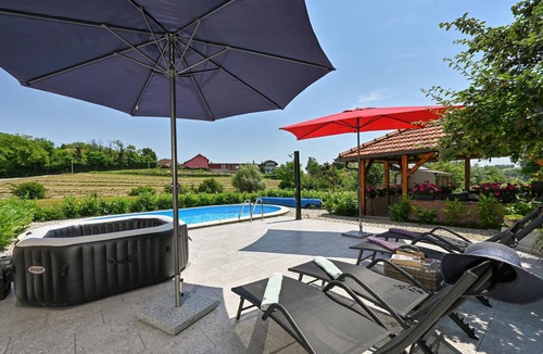 Breznicki Hum House | Nice home in Breznicki Hum