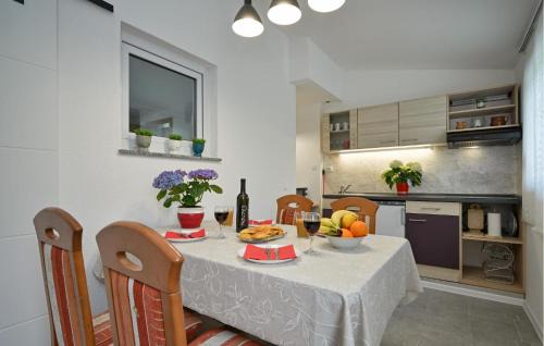 Breznicki Hum House | Nice Home In Breznicki Hum